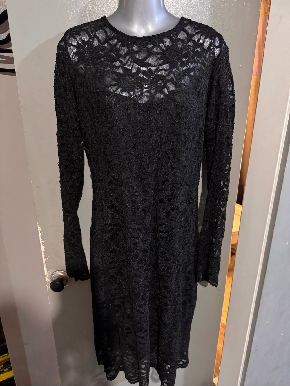 Black Lace Back Long-Sleeve Shift Dress